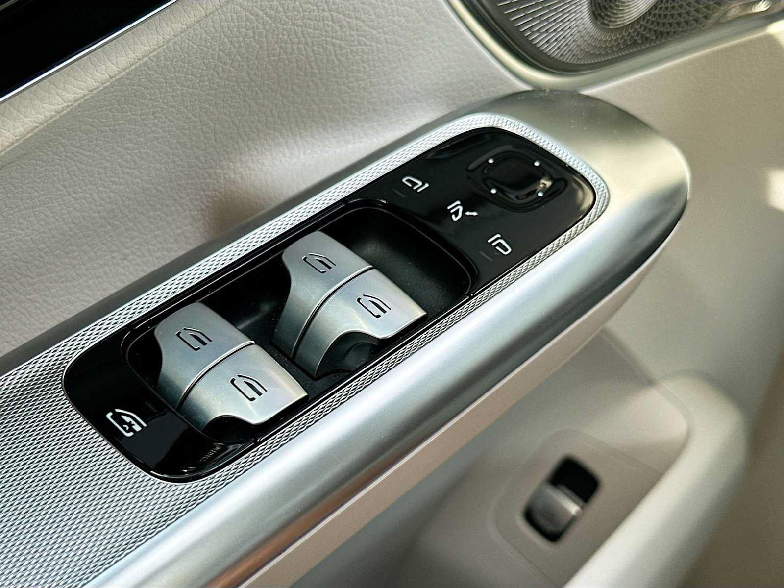 Used 2023 Mercedes-Benz EQE 350+ SUV image 18