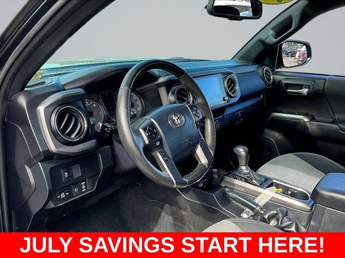 Used 2020 Toyota Tacoma TRD Off-Road w/ Technology Package AWD/4WD image 18