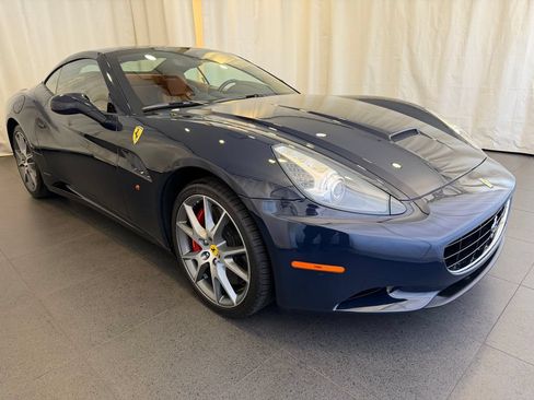Used 2010 Ferrari California RWD image 7