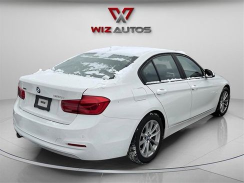 Used 2018 BMW 320i xDrive Sedan w/ Convenience Package image 3