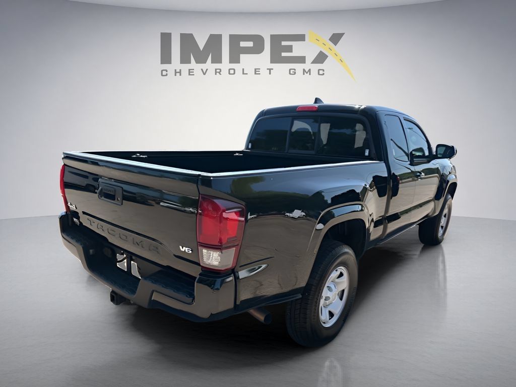 Used 2023 Toyota Tacoma SR AWD/4WD image 5