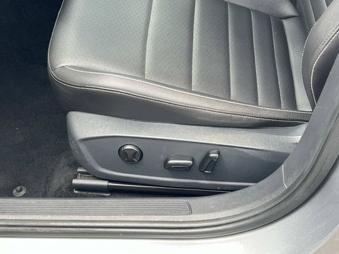 Certified 2024 Volkswagen Jetta SE FWD image 17