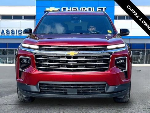 Used 2026 Chevrolet Traverse LT FWD image 2