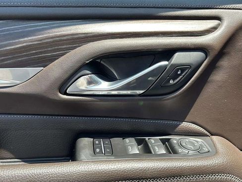 Used 2021 GMC Yukon Denali w/ Advanced Technology Package image 11