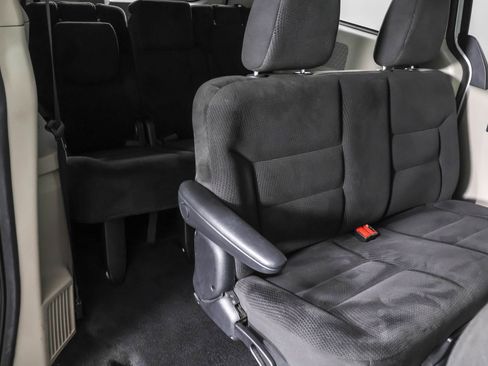 Used 2017 Dodge Grand Caravan SE w/ Power Window Group FWD image 39