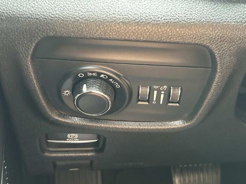 Used 2024 Jeep Grand Cherokee Altitude AWD/4WD image 39
