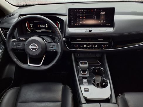 Used 2024 Nissan Rogue SL w/ SL Premium Package FWD image 13