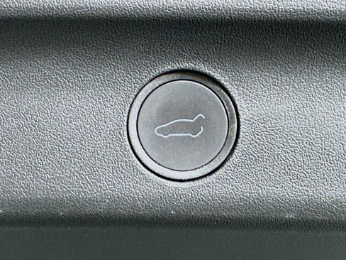 Used 2023 Tesla Model Y Long Range image 28