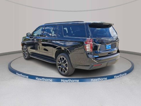 Certified 2023 Chevrolet Suburban RST w/ Luxury Package AWD/4WD image 4