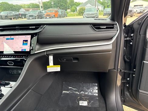 New 2026 Jeep Grand Cherokee Limited AWD/4WD image 31