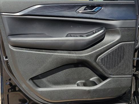 New 2025 Jeep Grand Cherokee L Laredo image 10