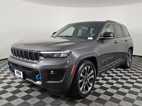 Used 2023 Jeep Grand Cherokee Overland AWD/4WD image 7