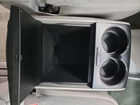 Used 2016 Toyota Sienna LE image 28