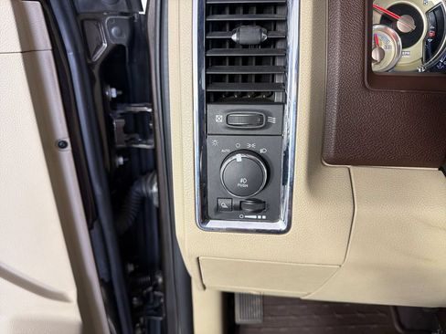 Used 2016 RAM 1500 Laramie Longhorn w/ Convenience Group AWD/4WD image 16