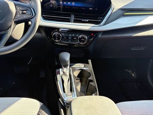 Used 2025 Chevrolet Trax LT FWD image 17