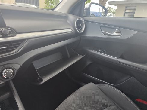 Used 2020 Kia Forte LXS FWD image 24