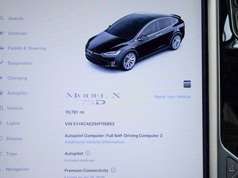 Used 2018 Tesla Model X 75D image 41