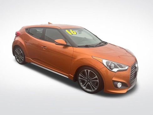 Used 2016 Hyundai Veloster Turbo image 11