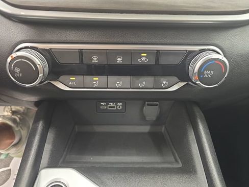 Used 2025 Nissan Altima 2.5 SV FWD image 23
