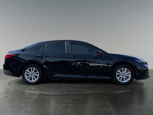 Used 2025 Toyota Camry LE FWD image 10