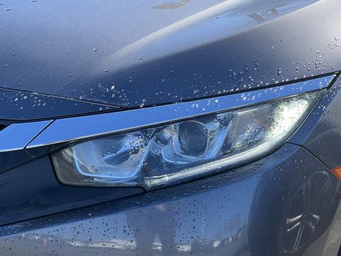 Used 2018 Honda Civic EX image 7