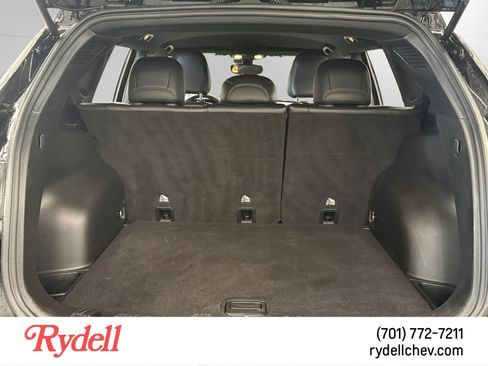 Used 2024 Jeep Compass Latitude image 18