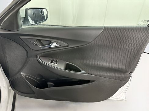 Used 2018 Chevrolet Malibu LT image 29