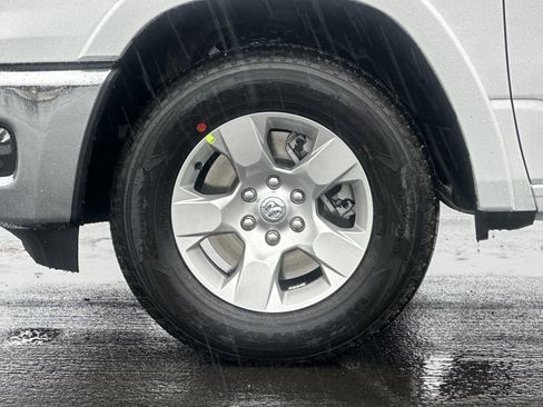 New 2026 RAM 1500 4x4 Crew Cab image 23