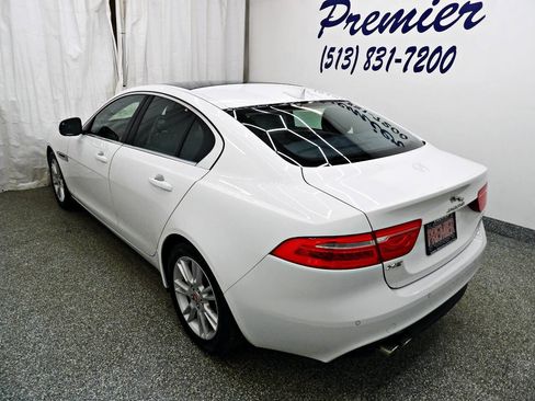 Used 2019 Jaguar XE Premium image 4