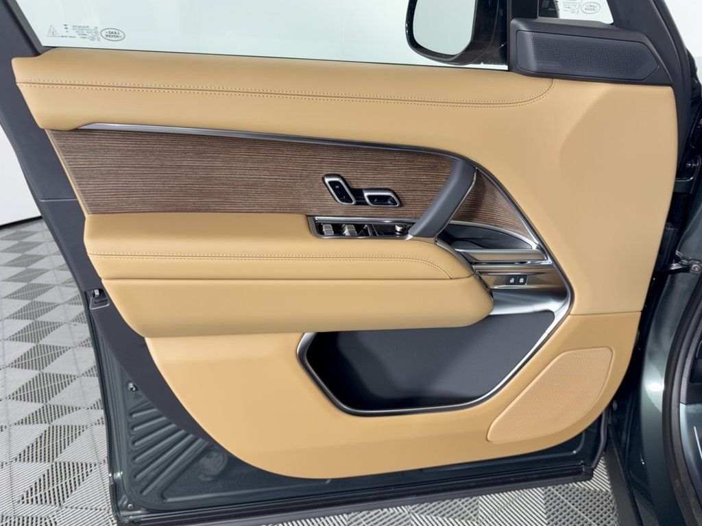 New 2027 Land Rover Range Rover SE AWD/4WD image 14