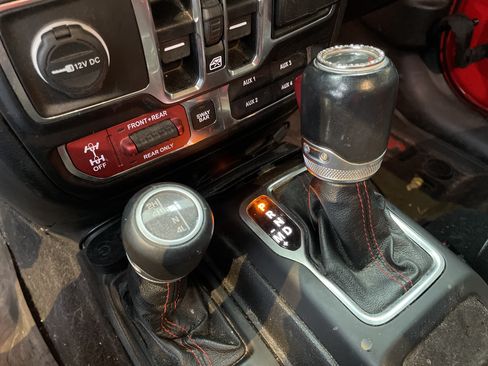 Used 2020 Jeep Wrangler Unlimited Rubicon AWD/4WD image 28
