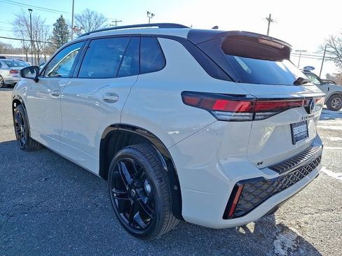 New 2026 Volkswagen Tiguan SE R-Line image 3