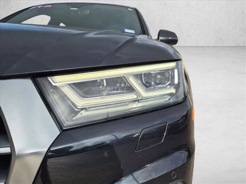 Used 2019 Audi Q5 2.0T Premium Plus w/ Premium Plus Package AWD/4WD image 11