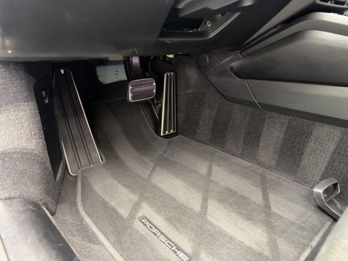 Used 2022 Porsche 911 GT3 image 32