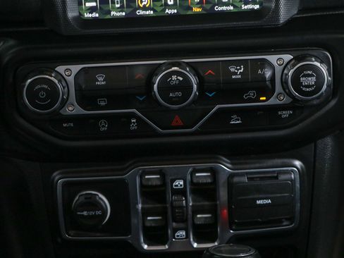 Used 2022 Jeep Gladiator Overland w/ Popular Equipment Package AWD/4WD image 20