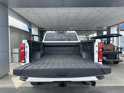 Used 2024 Chevrolet Silverado 2500 High Country w/ High Country Premium Package AWD/4WD image 24