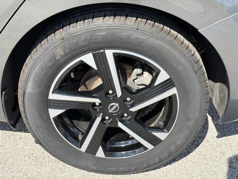 Used 2024 Nissan Sentra SV FWD image 46