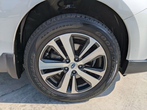 Used 2018 Subaru Outback 2.5i Limited image 9