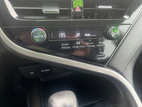 Used 2021 Toyota Camry SE image 41