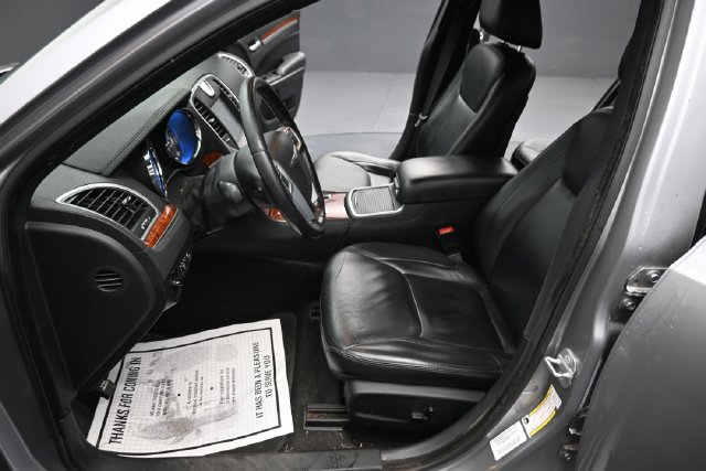 Used 2014 Chrysler 300 AWD image 11