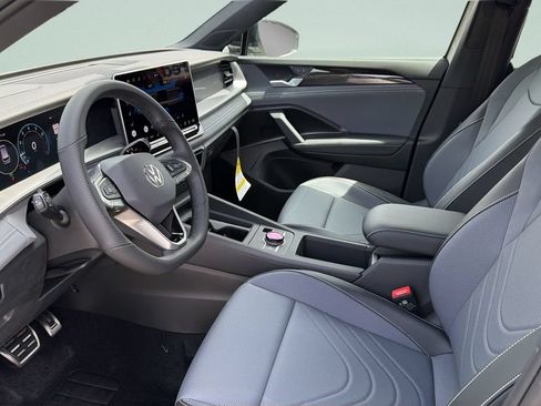 New 2026 Volkswagen Tiguan SE R-Line FWD image 27