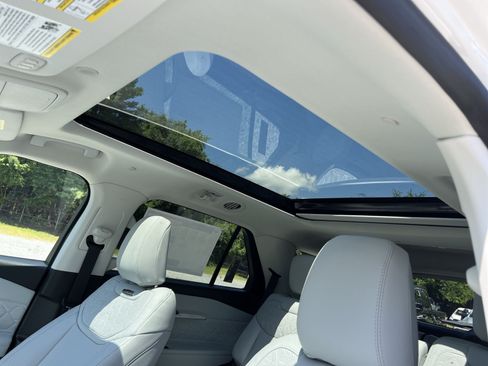 New 2026 Ford Explorer Platinum w/ LUX Leather Package AWD/4WD image 24