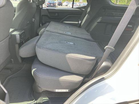 Certified 2025 Toyota 4Runner SR5 AWD/4WD image 23