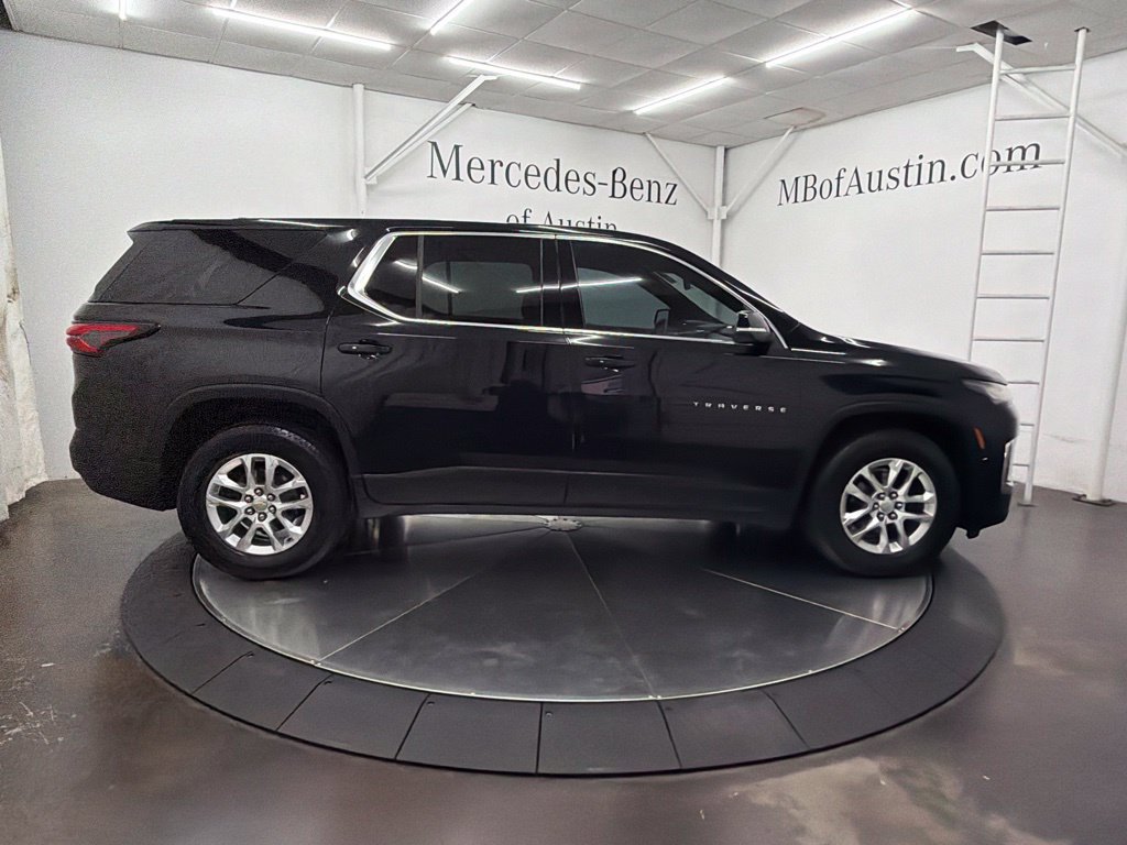 Used 2023 Chevrolet Traverse LS w/ Safety Package FWD image 8