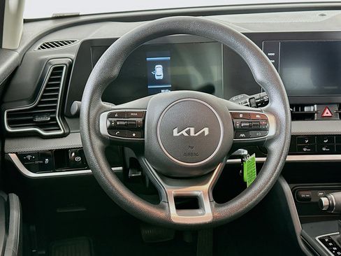 Used 2025 Kia Sportage LX image 17