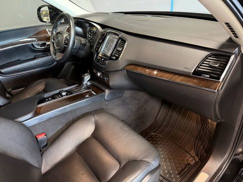 Used 2016 Volvo XC90 T6 Momentum w/ Momentum Plus Package AWD/4WD image 23