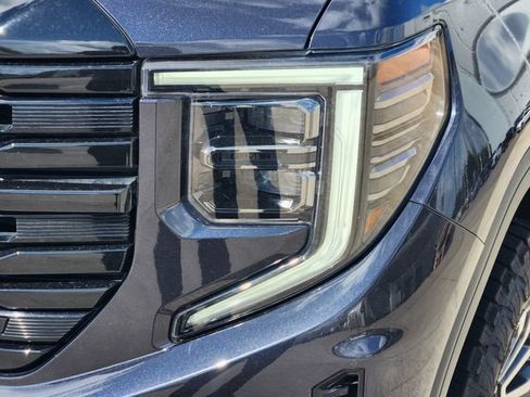 Used 2023 GMC Sierra 1500 AT4 w/ AT4 Premium Package AWD/4WD image 9