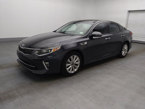 Used 2018 Kia Optima S w/ Panoramic Sunroof Package FWD image 2