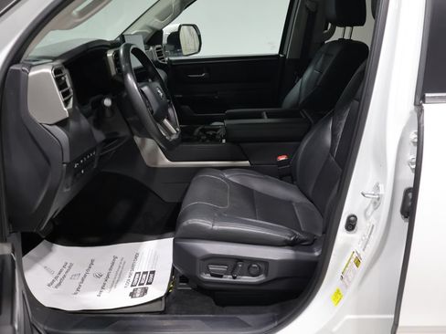 Used 2024 Toyota Tundra Limited AWD/4WD image 11