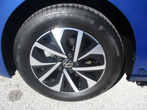 Used 2024 Volkswagen Jetta S image 9